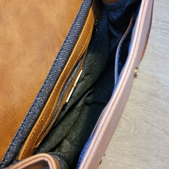 Urban expressions cross body saddle bag in cognac - Picture 9 of 10